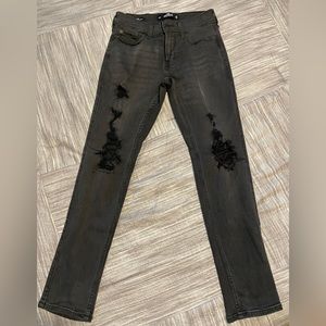 Young men’s Hollister skinny jeans, black, advanced stretch, 26x30, distressed